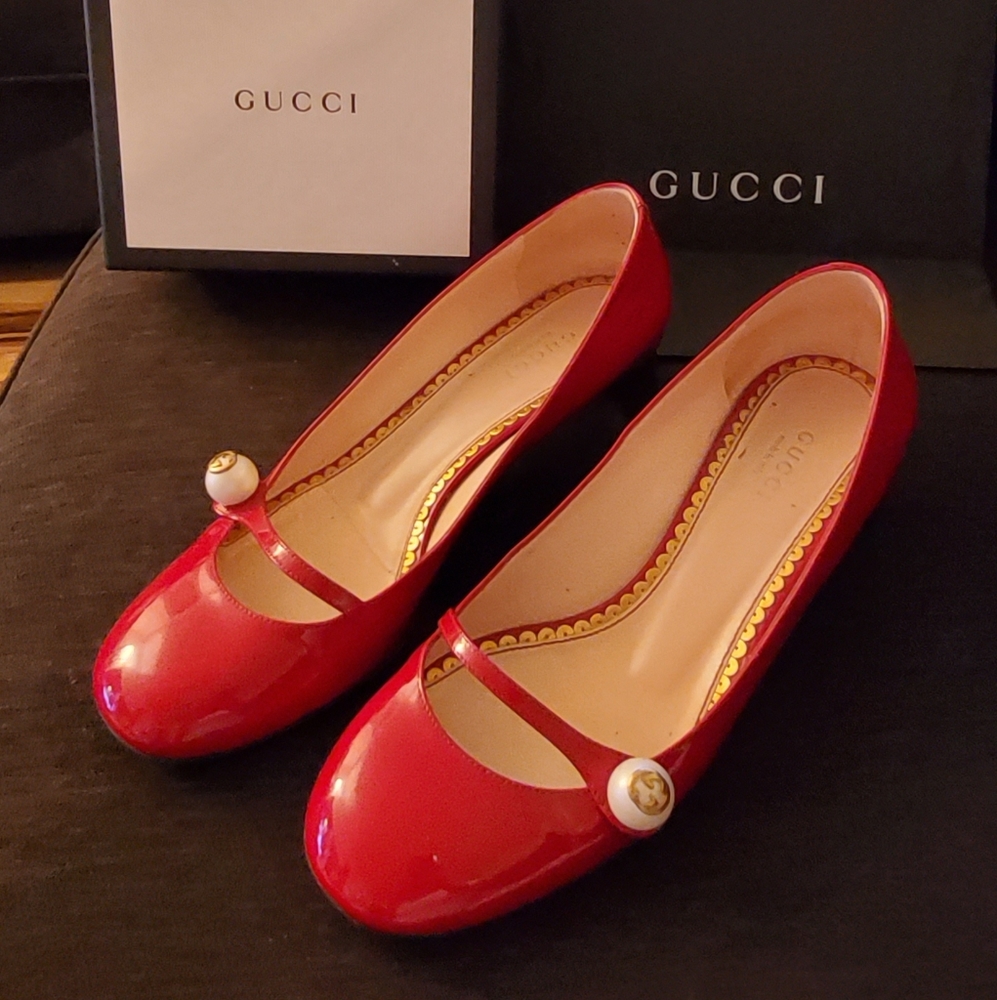 SOLD, SOLD, SOLD.  Gucci Red Arielle Halfmoon Pump